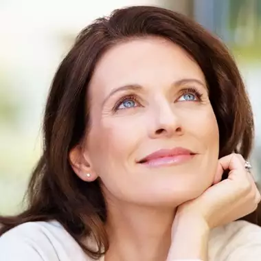 7 κρέμες προσώπου που κάνουν θαύματα για τις βαθιές ρυτίδες