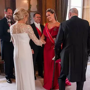 Οι royals της Νορβηγίας φόρεσαν ιστορικές τιάρες σε επίσημη εκδήλωση