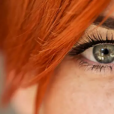 Το έξυπνο κόλπο για να μειώσετε το οίδημα στα μάτια σε 10 μόλις λεπτά