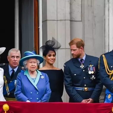 Στα παρασκήνια του Μπάκιγχαμ | 5 σημαντικές αποκαλύψεις από το βασιλικό βιβλίο του Tom Quinn