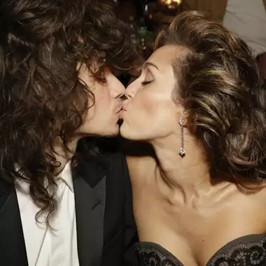 Miley Cyrus | Πόσο αξίζει το δαχτυλίδι αρραβώνων που έλαβε από τον Maxx Morando;