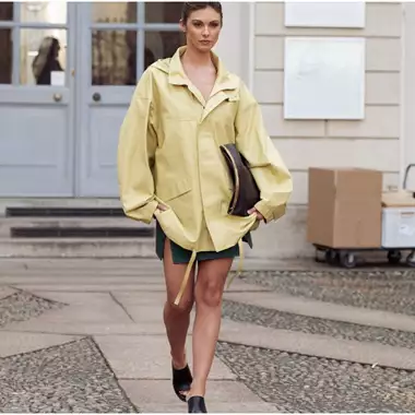 Τα κομψά mules με τα οποία θα κάνετε τις πιο ωραίες καλοκαιρινές εμφανίσεις