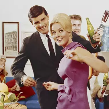 Κάποτε θεωρούνταν passé, τώρα εμβληματικό! Aυτό το vintage φωτιστικό αξίζει πλέον χιλιάδες ευρώ