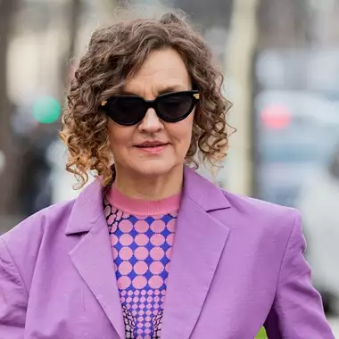 3 skincare αλλαγές που κάθε γυναίκα άνω των 50 πρέπει να κάνει αυτήν την περίοδο