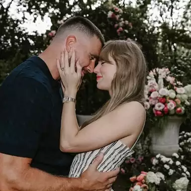 H λίστα με τα πιο ακριβά δαχτυλίδια αρραβώνων των celebrities | Πού κατατάσσεται το μονόπετρο της Taylor Swift;