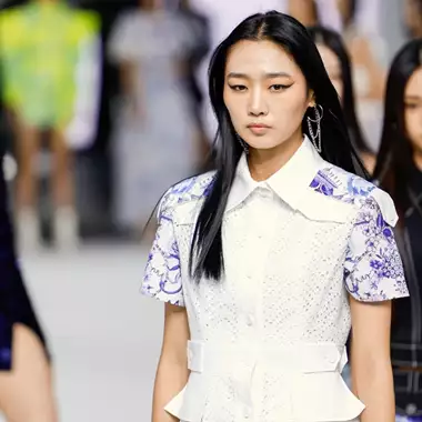 Effortless Glass Skin | Πώς θα αποκτήσετε λεία και dewy επιδερμίδα χωρίς να χρησιμοποιήσετε καθόλου προϊόντα μακιγιάζ