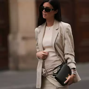 Τα κομψά λινά σακάκια για να φορέσετε την άνοιξη