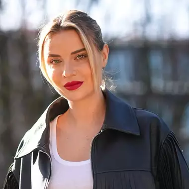 Το απρόσμενο προϊον που "εξαφανίζει" τις καφέ κηλίδες