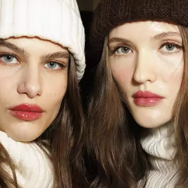 Ask The Expert | Οι θεραπείες και τα προϊόντα που προετείνει η δερματολόγος Φωτεινή Μπαγεώργου για πιο σφριγηλή επιδερμίδα