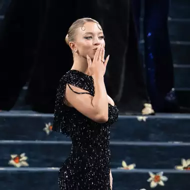 Το γαλλικό μανικιούρ έκανε δυναμική επιστροφή στο Met Gala '25 με μοντέρνες ανατροπές