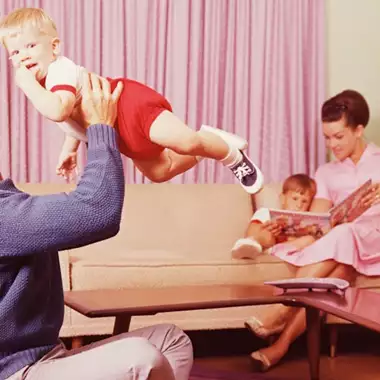 Αυτό το ρετρό μοτίβο μαξιλαριού από τα 50s που θεωρούσαμε ξεπερασμένο επιστρέφει το 2026