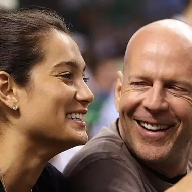 "Πριν από 18 χρόνια, έγινε το αγόρι μου": Η ερωτική εξομολόγηση της Emma Heming στον Bruce Willis