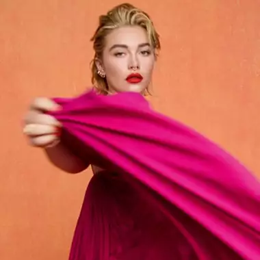 Η Florence Pugh στο τεύχος Ιουνίου του Harper's Bazaar Greece