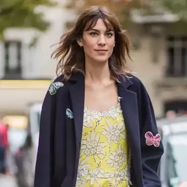 Wispy Bangs | Οι "διάφανες" αφέλειες που θα ανανεώσουν το κούρεμά σας