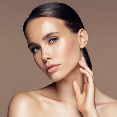 4 ενεργά συστατικά που αξίζουν μια θέση στη skincare ρουτίνα σας τον χειμώνα