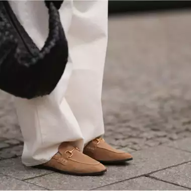 Τα suede είναι τα loafers που θα γίνουν ανάρπαστα την Άνοιξη 2025