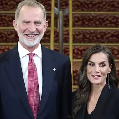 H επανεμφάνιση της πριγκίπισσας Leonor με τη βασίλισσα Letizia και την αδερφή της Infanta Sofia