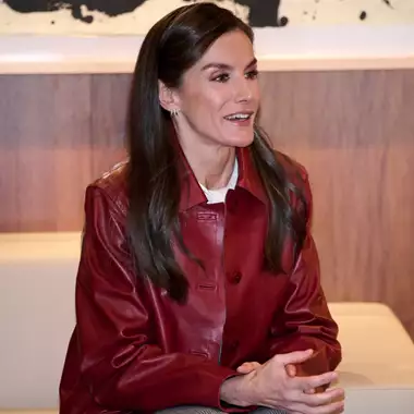 Letizia της Ισπανίας | Με statement jacket που αναβαθμίζει κάθε εμφάνιση