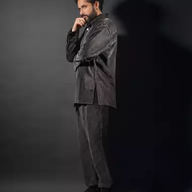 Ο Γιάννη Νιάρρος μιλάει στο Harper's Bazaar Greece