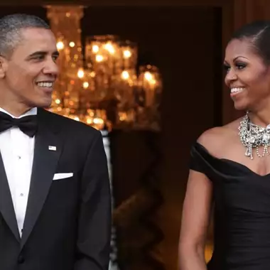 Γιατί o Barack και η Michelle Obama θα είχαν "δυσκολία" να μεγαλώσουν έναν γιο