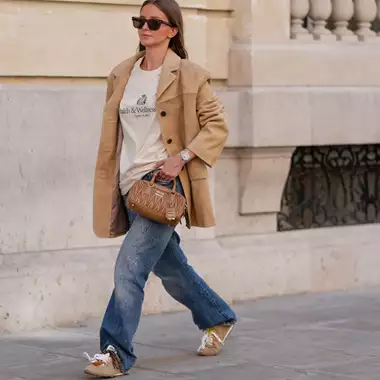 Οι 6 κομψοί τρόποι για να φορέσετε τα sneakers του φθινοπώρου