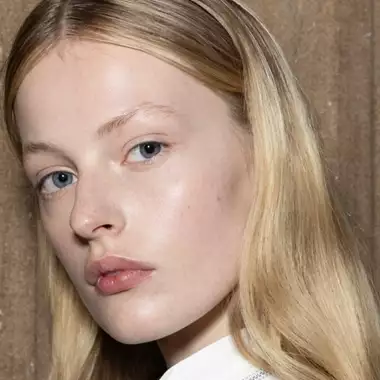 Αυτό είναι το κραγιόν που θα φορεθεί όσο κανένα άλλο το φθινόπωρο