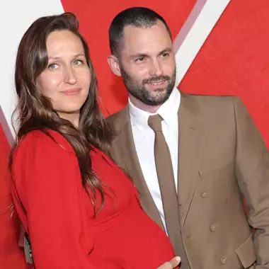 Ο Penn Badgley έγινε ξανά πατέρας | Η σύζυγός του έφερε στον κόσμο δίδυμα