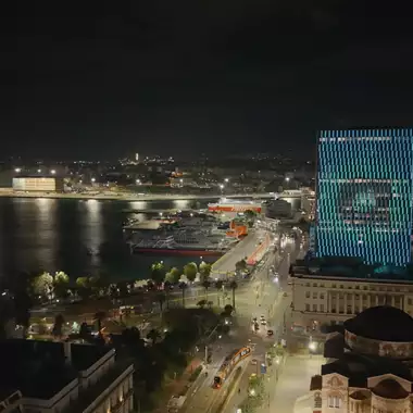 Ο Πύργος του Πειραιά στα χρώματα της Allwyn