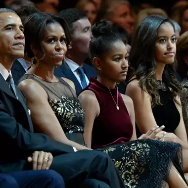 Michelle Obama | Η σπάνια οικογενειακή φωτογραφία με τις δύο κόρες της