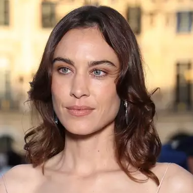 Alexa Chung | Αυτή είναι η viral ενυδατική κρέμα στην οποία ορκίζεται