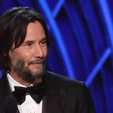 Ο Keanu Reeves κλέβει την παράσταση με μια ξεκαρδιστική στιγμή στα βραβεία Tony