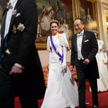 Kate Middleton | Η εμφάνιση με μυστηριώδη τιάρα, που δεν έχουμε δει δημόσια εδώ και 100 χρόνια