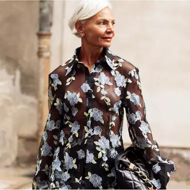 Τα εμπριμέ είναι τα πουκάμισα που ξεχωρίζουν για τη φετινή άνοιξη