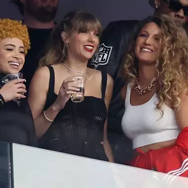 Blake Lively | Η απουσία της από το πλευρό της Taylor Swift σε μεγάλη διοργάνωση έκανε αίσθηση