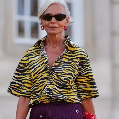 Πώς θα φορέσετε τις τάσεις του 2024 σύμφωνα με τις fashionistas άνω των 50