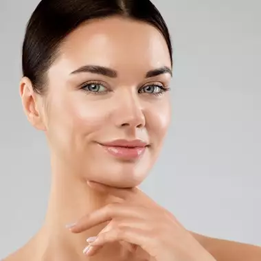 Αντίο χαλάρωση | Τα καλύτερα συσφικτικά έλαια για έναν πιο νεανικό λαιμό