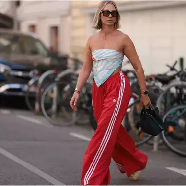 Τα σανδάλια από raffia είναι τα must παπούτσια του καλοκαιριού