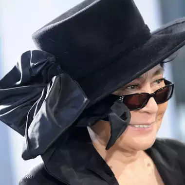 Πού βρίσκεται σήμερα η 92χρονη Yοko Ono;