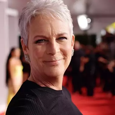 Η Jamie Lee Curtis μοιράζεται τον αληθινό λόγο πίσω από την πλαστική επέμβαση που έκανε