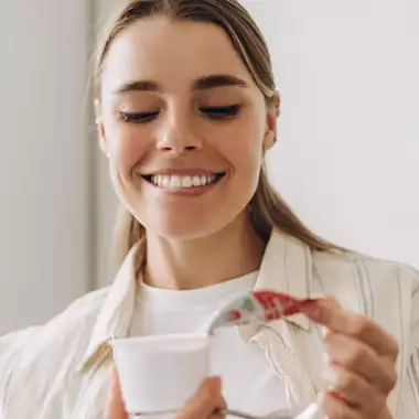 Η #1 κίνηση που πρέπει να σταματήσετε να κάνετε με το γιαούρτι