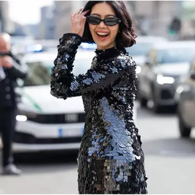 Φόρεμα, Παπούτσια, Τσάντα | 4 party looks για τα γιορτινά events που ξεκινούν τώρα