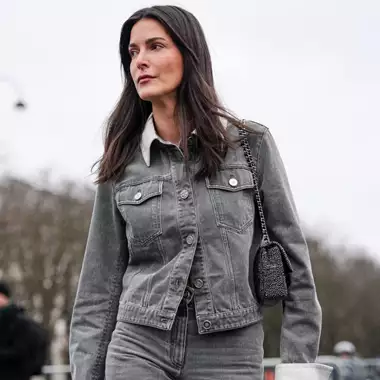 Πώς μπορείτε να ντυθείτε σαν κομψή Παριζιάνα αυτή την άνοιξη