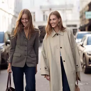 Τα κομψά looks που μπορείτε να κάνετε μ' ένα τζιν κι ένα παλτό