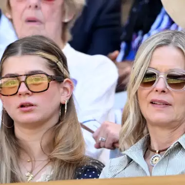 Η λαίδη Helen Taylor και η κόρη της Eloise μαζί με την Kate Middleton στο Wimbledon