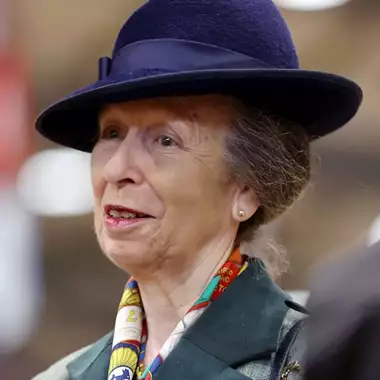 Η πιο τολμηρή εμφάνιση της πριγκίπισσας Άννας! H μέρα που έσπασε το πρωτόκολλο στον γάμο της πριγκίπισσας Diana