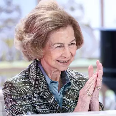 Βασίλισσα Σοφία | Το Zeus+Δione μεταξωτό σύνολο που επέλεξε σε νέα της εμφάνιση