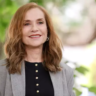 Μακιγιάζ στα μάτια μετά τα 50 | Οι συμβουλές που αξίζει να ακολουθήσετε για ανάλαφρα looks που καμουφλάρουν τις ρυτίδες