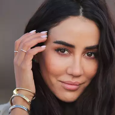 Strawberry milk nails | Το μανικιούρ της άνοιξης που υιοθετούν από τώρα οι πιο φινετσάτες fashionistas