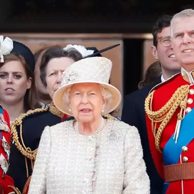 Ο βασιλιάς Κάρολος λαμβάνει άσχημα νέα για τον πρίγκιπα Andrew κατά τη διάρκεια των διακοπών του