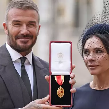 O Sir David Beckham τιμήθηκε με τον τίτλο του ιππότη στο Κάστρο του Ουίνδσορ
